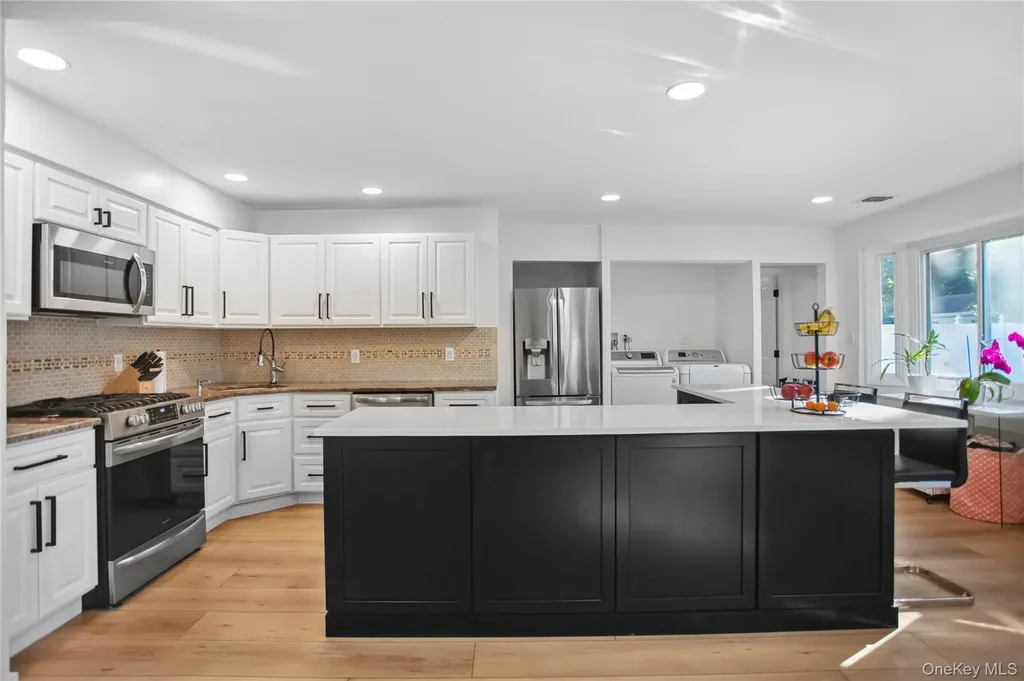 110 Hampton Way Merrick NY 11566