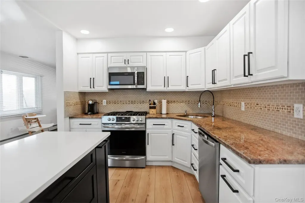 110 Hampton Way Merrick NY 11566