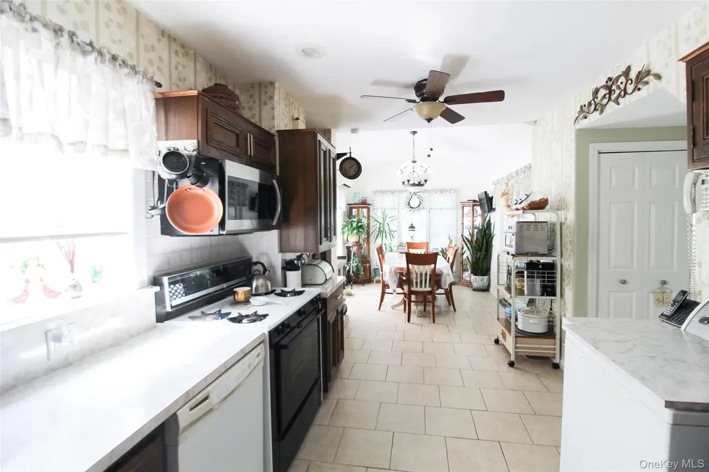3221 Giegerich Place Bronx NY 10465