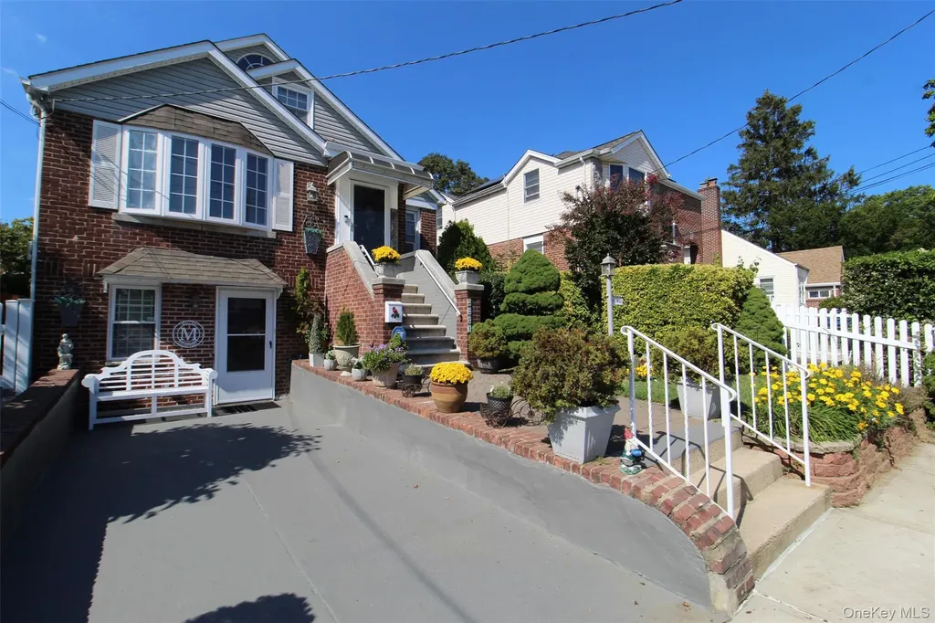 3221 Giegerich Place Bronx NY 10465