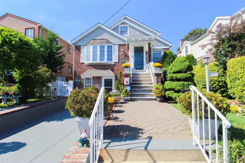 3221 Giegerich Place Bronx NY 10465