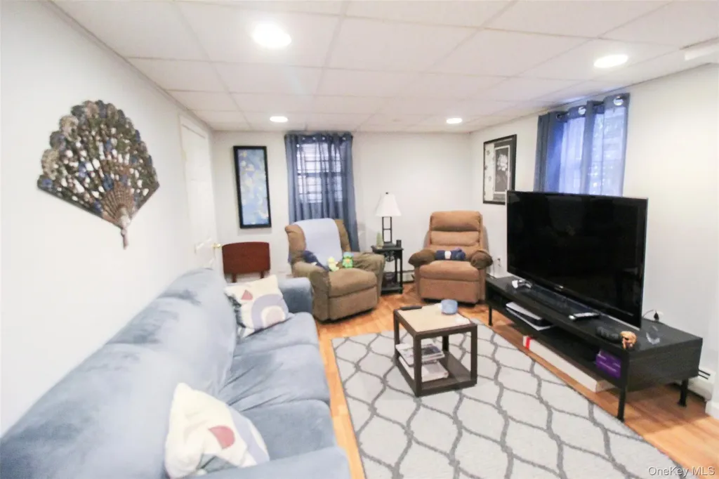 3221 Giegerich Place Bronx NY 10465