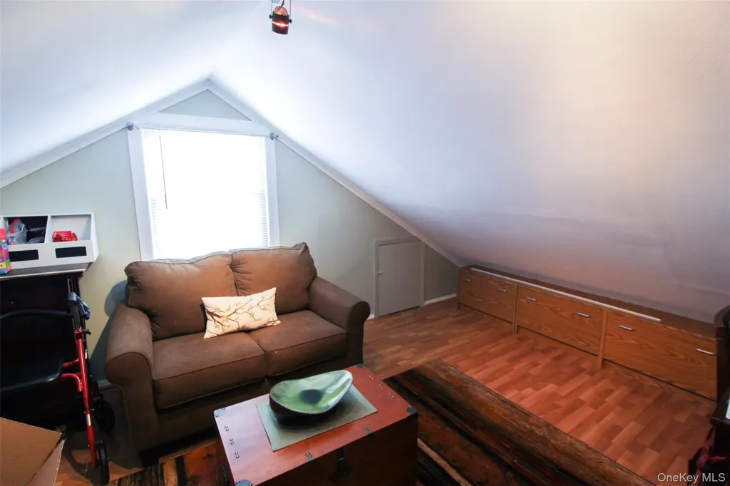 3221 Giegerich Place Bronx NY 10465