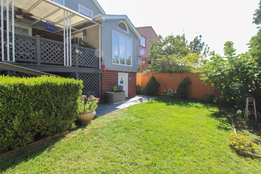 3221 Giegerich Place Bronx NY 10465