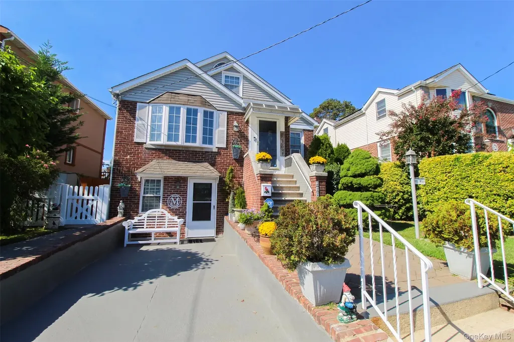 3221 Giegerich Place Bronx NY 10465