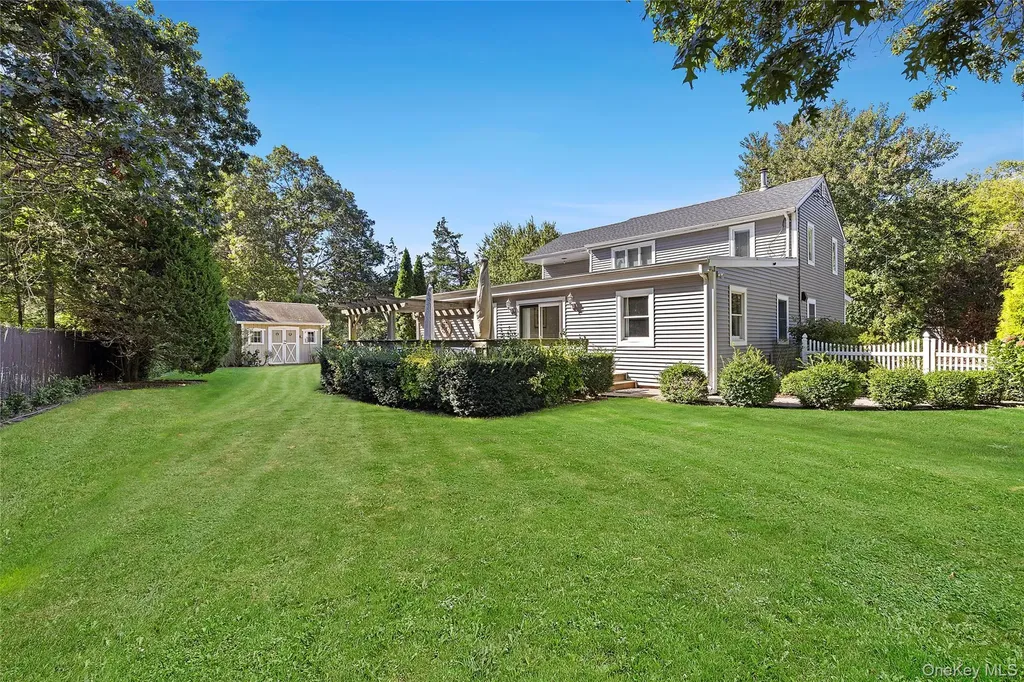 190A Wakeman Road Hampton Bays NY 11946