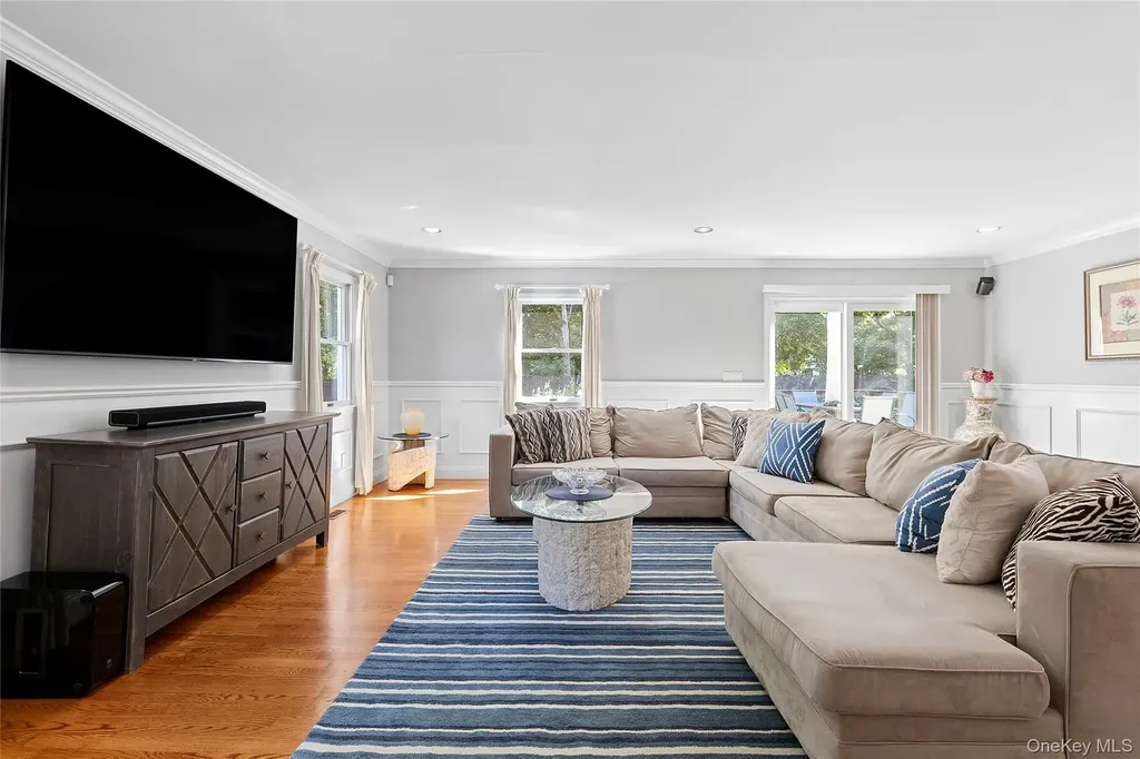 190A Wakeman Road Hampton Bays NY 11946