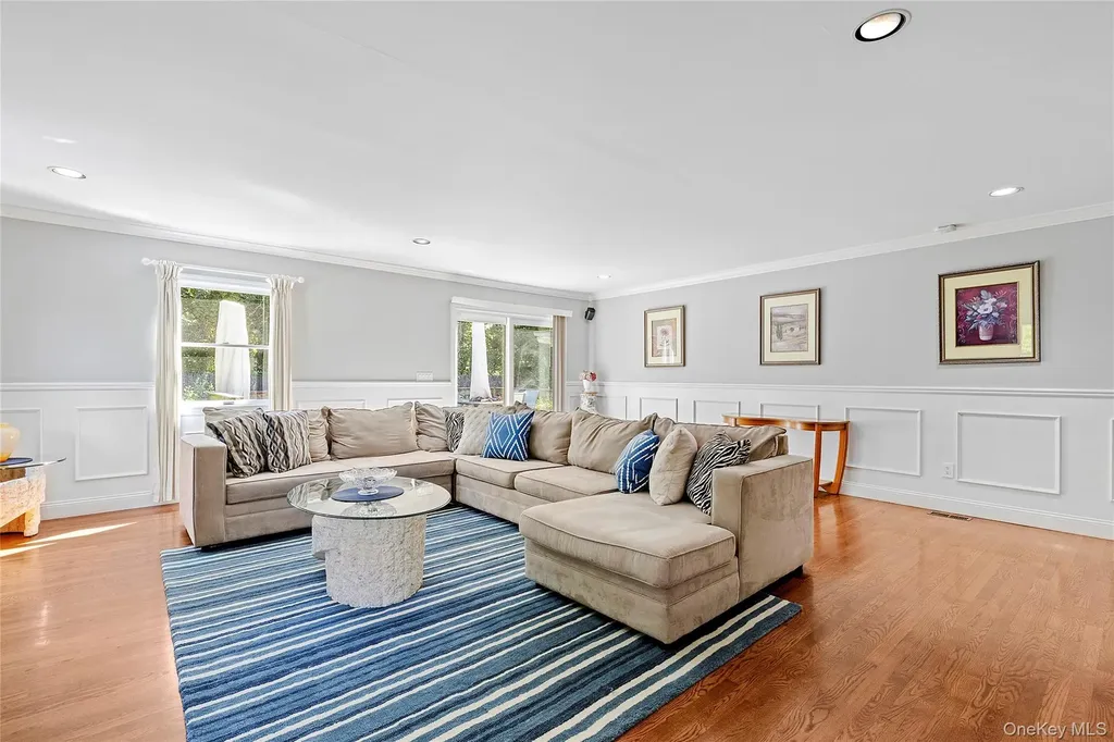 190A Wakeman Road Hampton Bays NY 11946