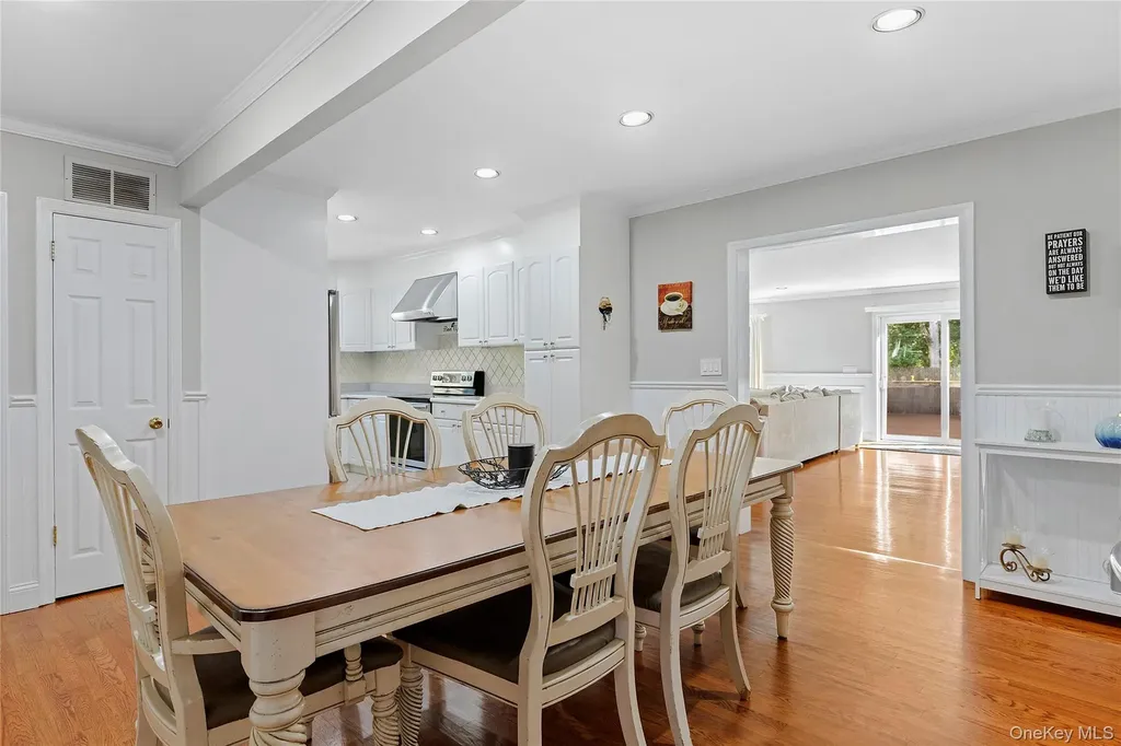 190A Wakeman Road Hampton Bays NY 11946