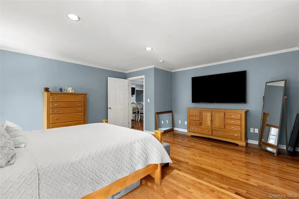 190A Wakeman Road Hampton Bays NY 11946