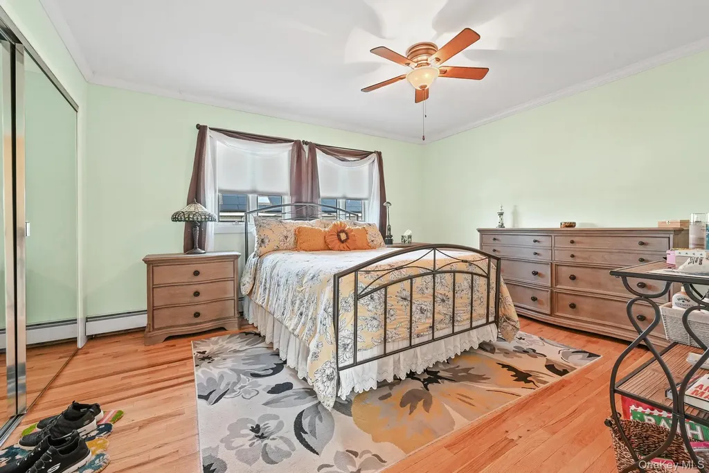 769 Bay Place Lindenhurst NY 11757