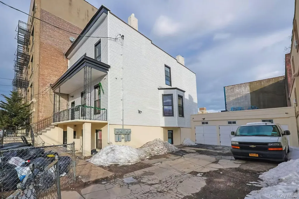 2064 Bathgate Avenue Bronx NY 10457