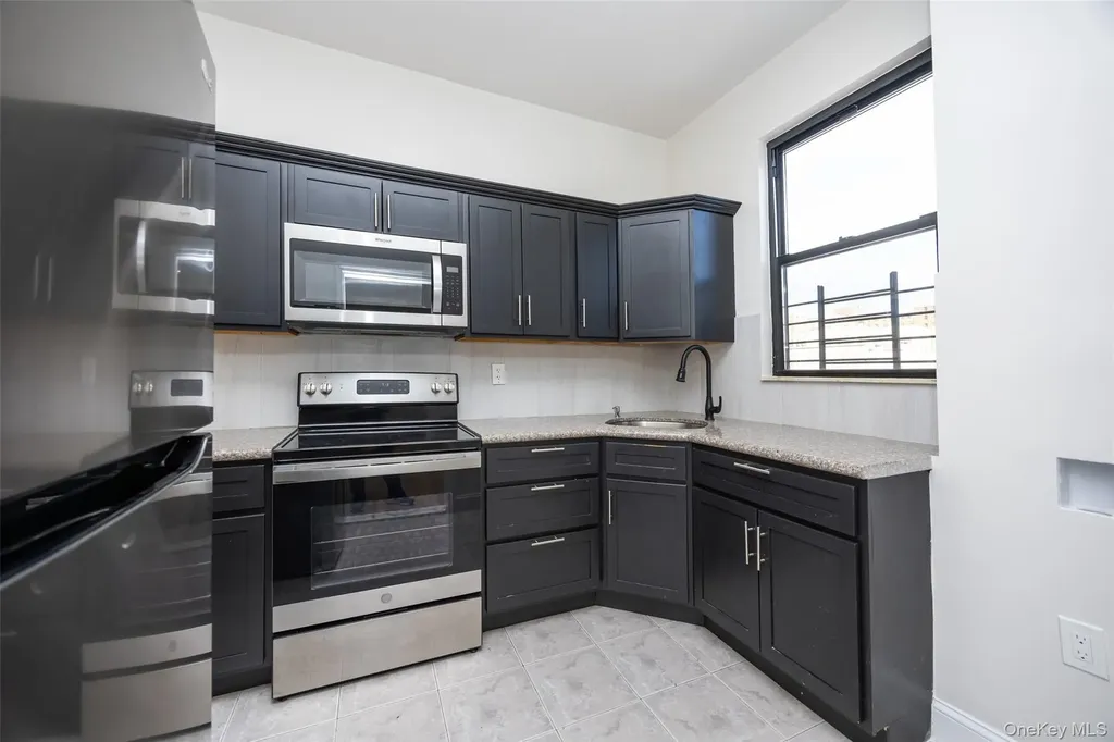 2064 Bathgate Avenue Bronx NY 10457