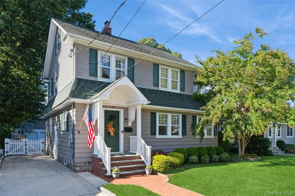 104 Cedar Avenue Rockville Centre NY 11570