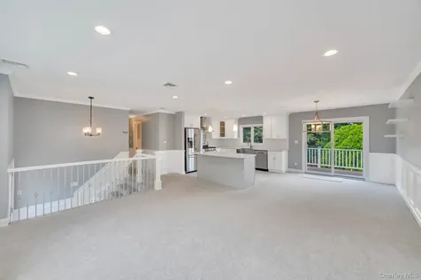 10 Evelyn Drive Bethpage NY 11714