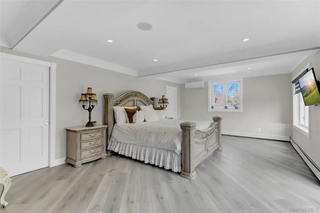 54 Shore Drive Oakdale NY 11769