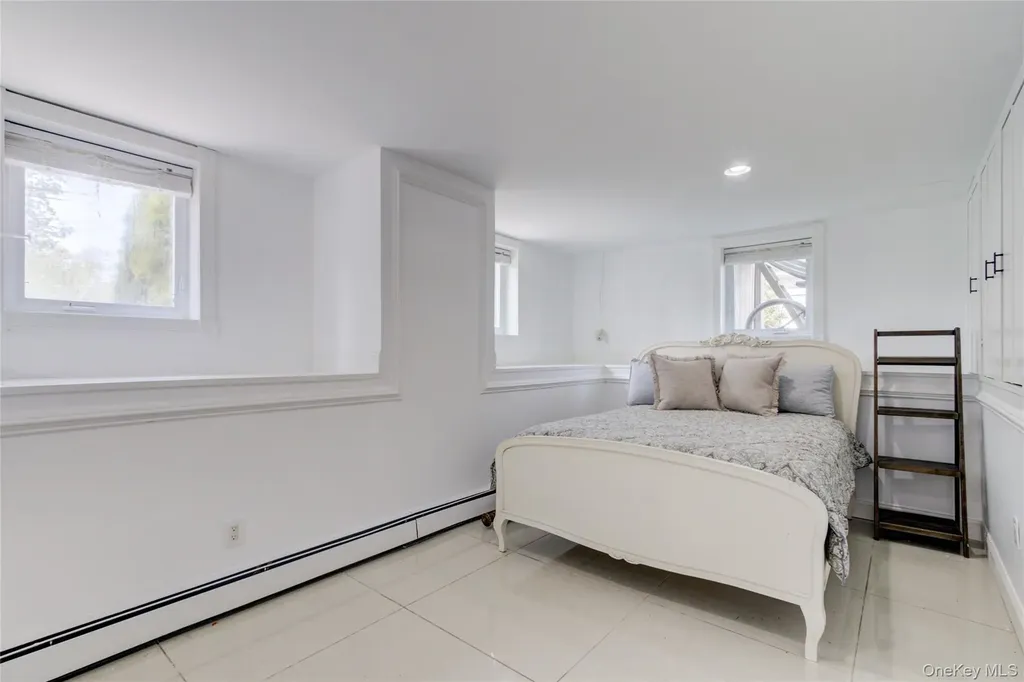 54 Shore Drive Oakdale NY 11769