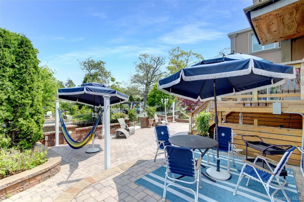 54 Shore Drive Oakdale NY 11769