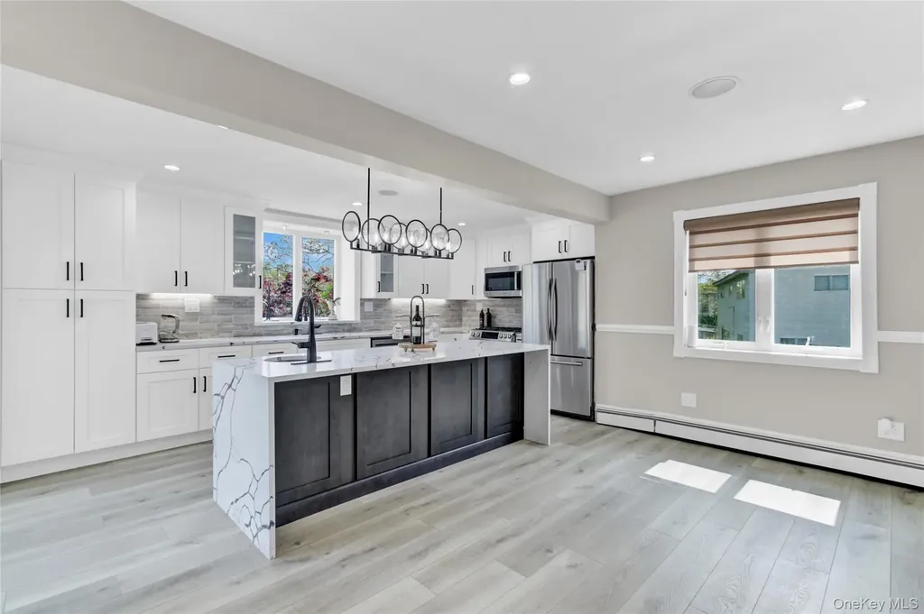 54 Shore Drive Oakdale NY 11769