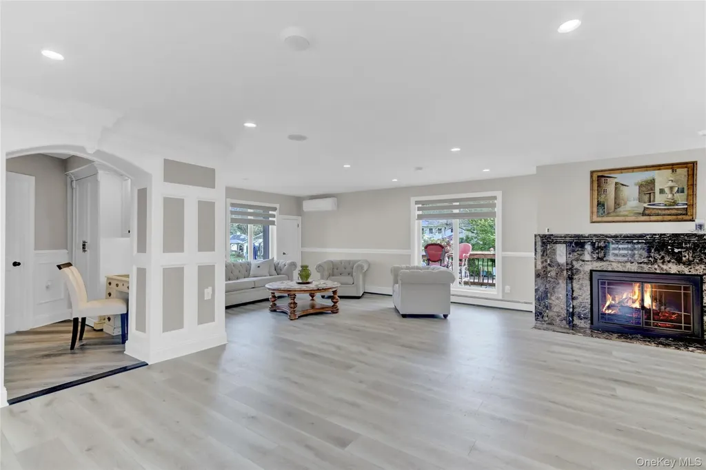 54 Shore Drive Oakdale NY 11769