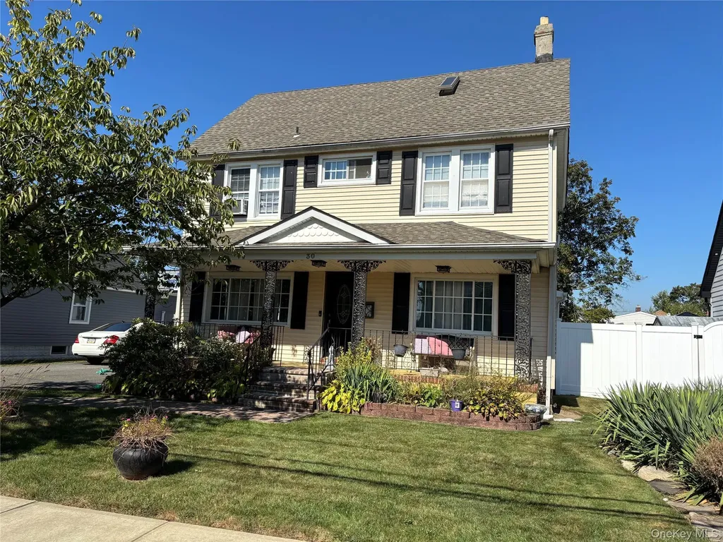 30 Cary Place Freeport NY 11520