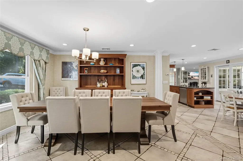 16 Pine Road Syosset NY 11791