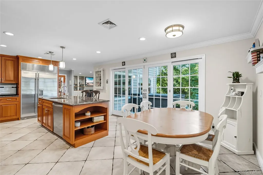 16 Pine Road Syosset NY 11791