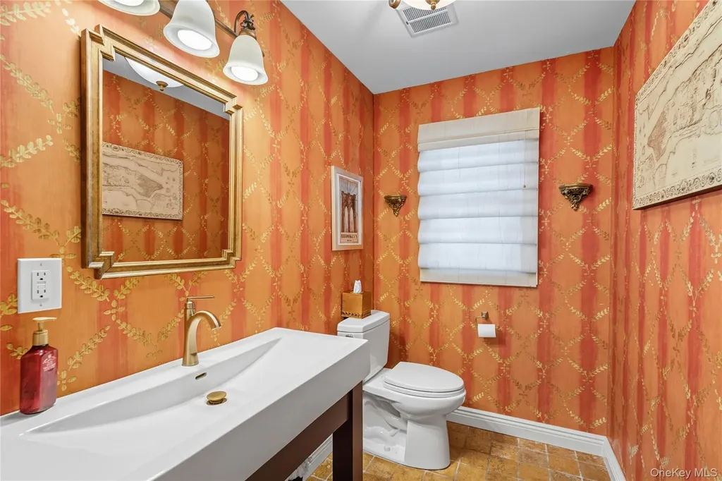 16 Pine Road Syosset NY 11791