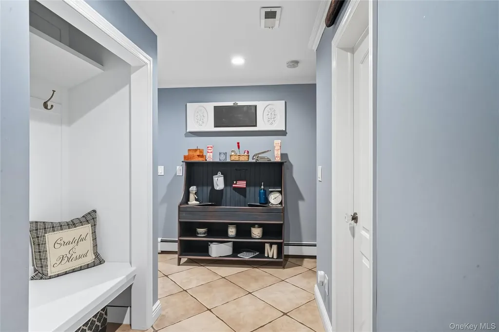 16 Pine Road Syosset NY 11791