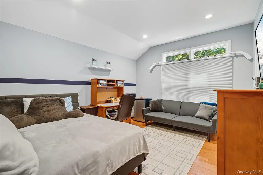 16 Pine Road Syosset NY 11791