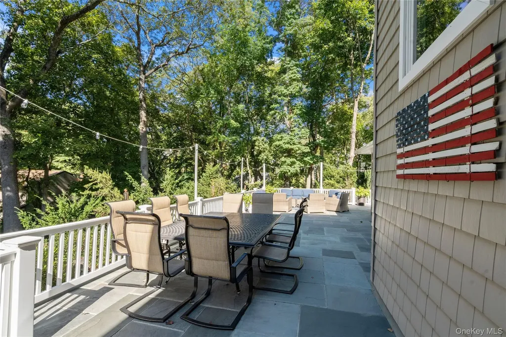 16 Pine Road Syosset NY 11791
