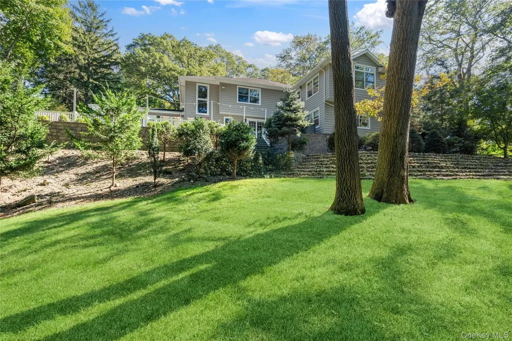 16 Pine Road Syosset NY 11791