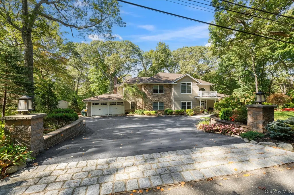 16 Pine Road Syosset NY 11791