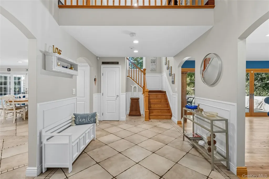 16 Pine Road Syosset NY 11791