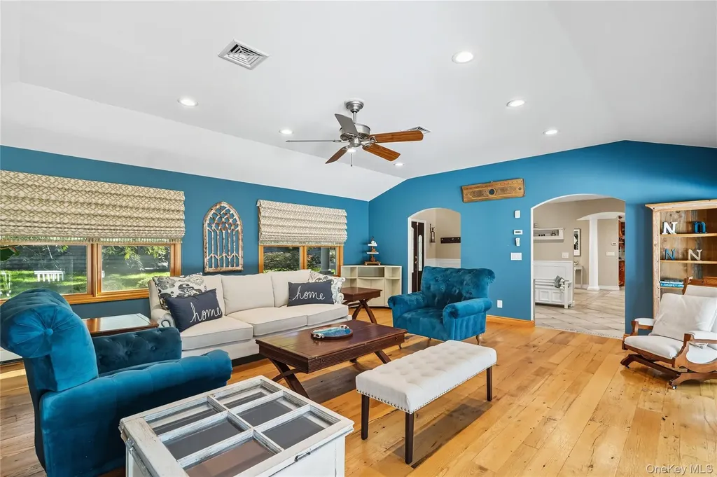 16 Pine Road Syosset NY 11791
