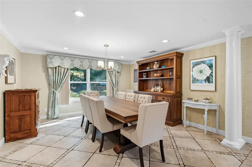 16 Pine Road Syosset NY 11791