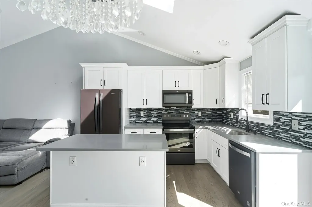 36 Flintlock Drive Shirley NY 11967