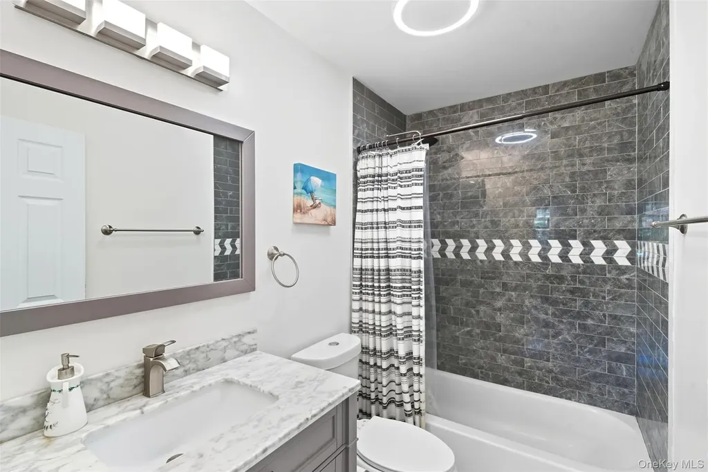 36 Flintlock Drive Shirley NY 11967