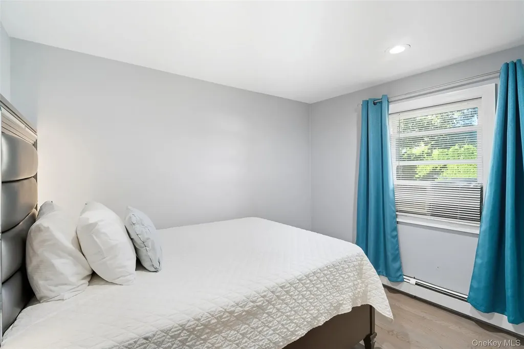 36 Flintlock Drive Shirley NY 11967