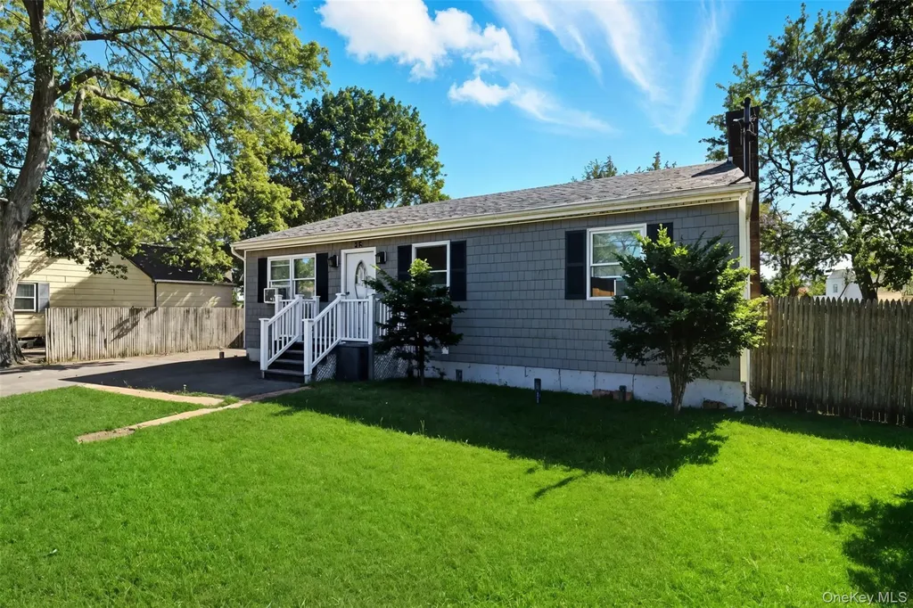 36 Flintlock Drive Shirley NY 11967