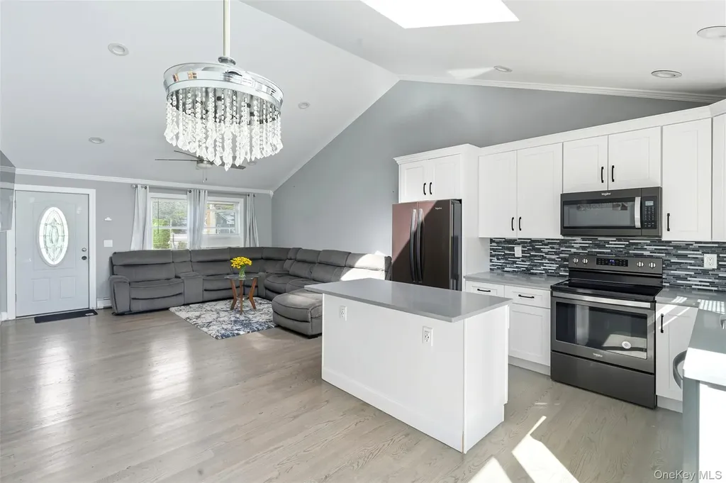 36 Flintlock Drive Shirley NY 11967