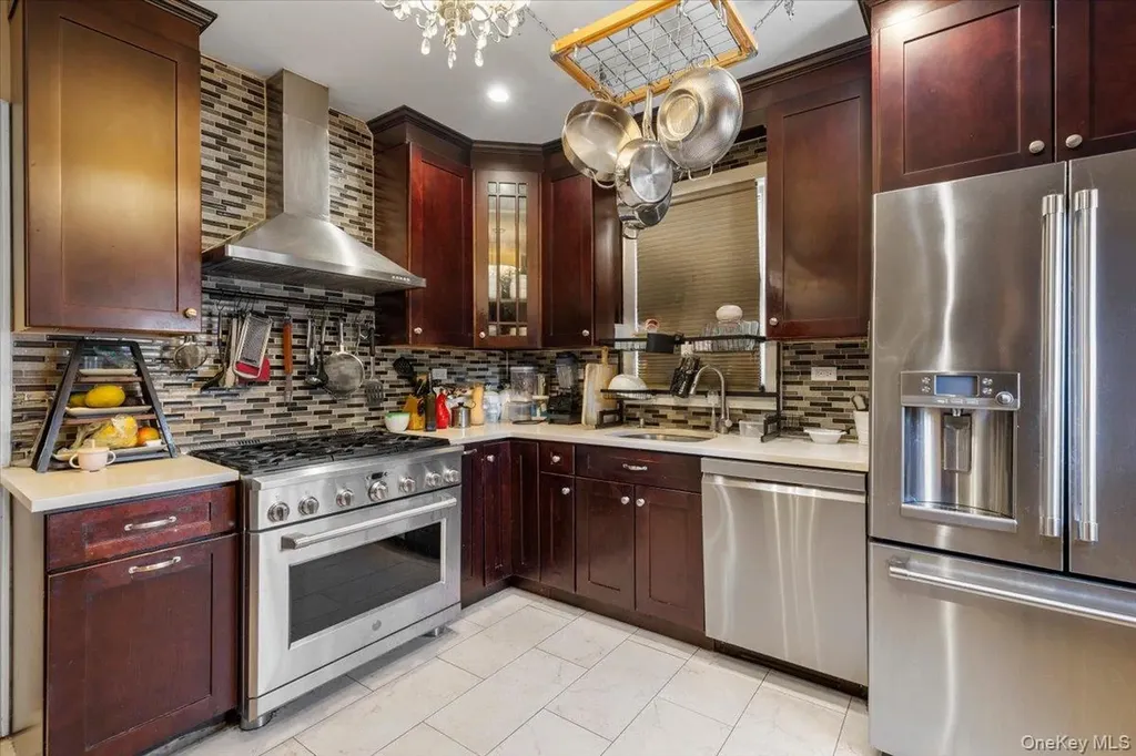 605 S 6th Avenue Mount Vernon NY 10550