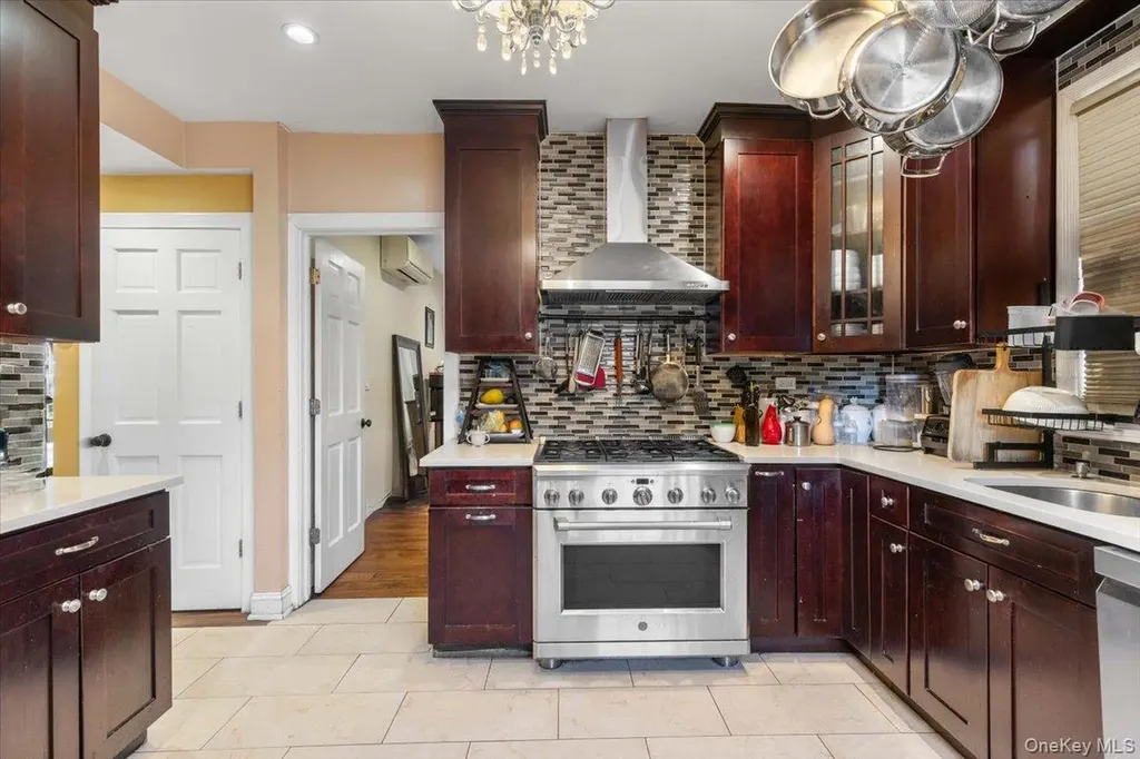 605 S 6th Avenue Mount Vernon NY 10550