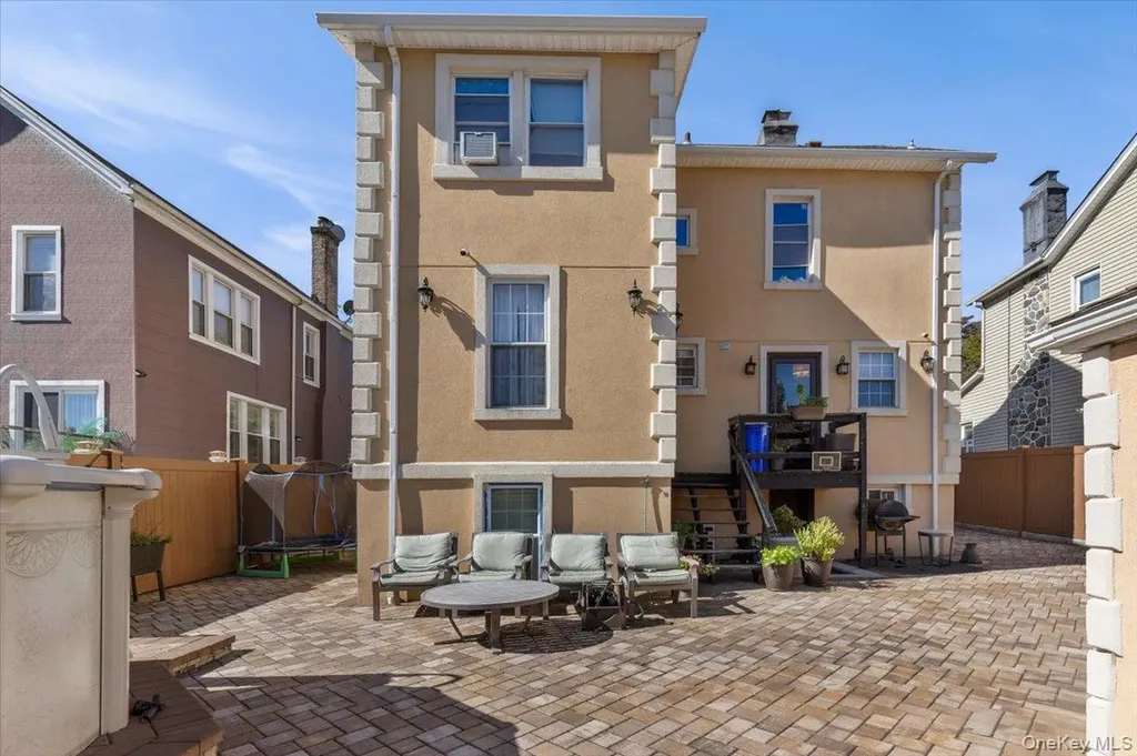 605 S 6th Avenue Mount Vernon NY 10550