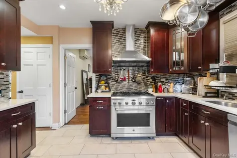 605 S 6th Avenue Mount Vernon NY 10550