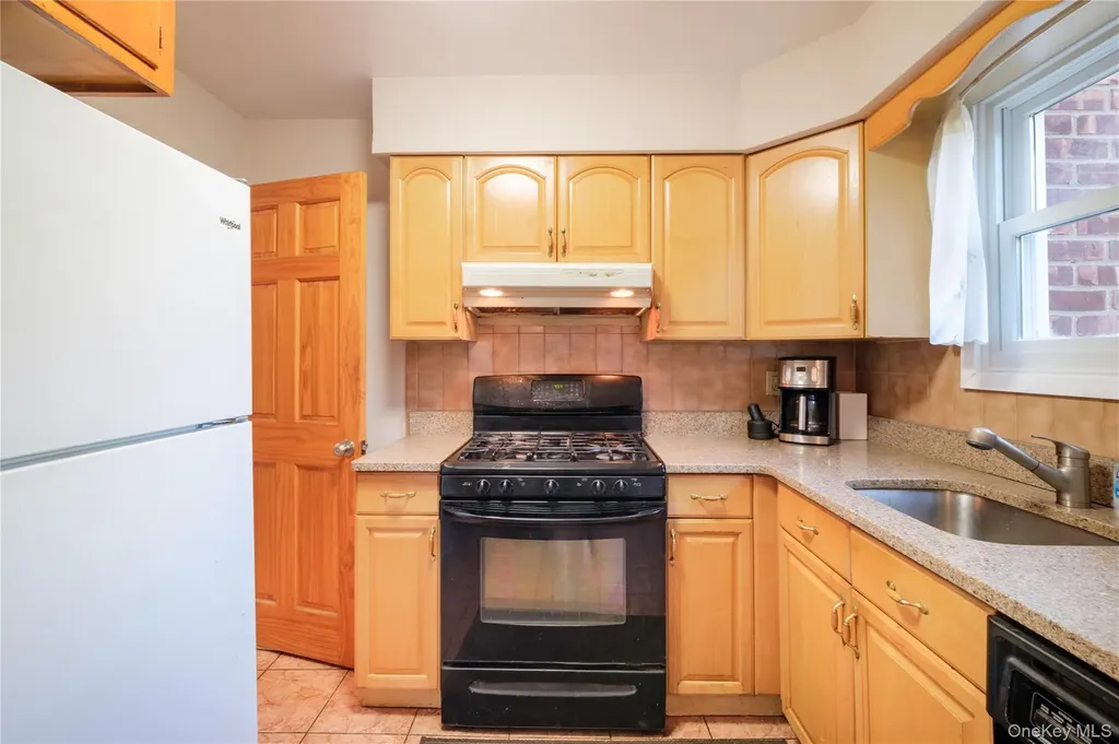 161 Stephenson Boulevard New Rochelle NY 10801