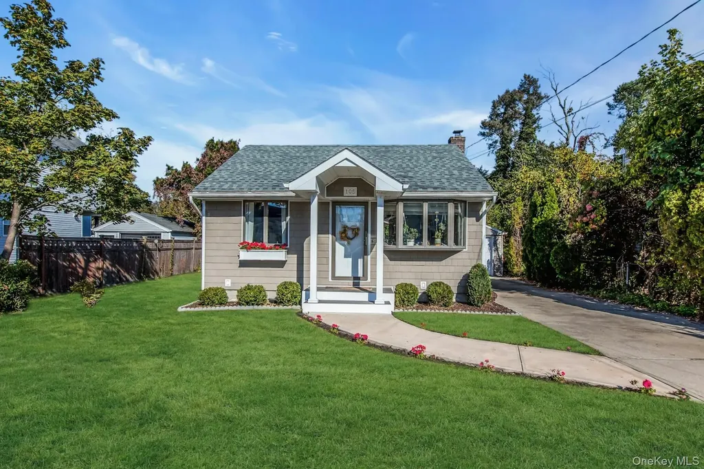 105 16th Street West Babylon NY 11704