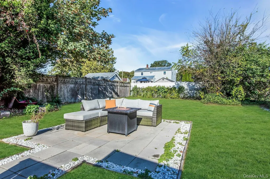 105 16th Street West Babylon NY 11704