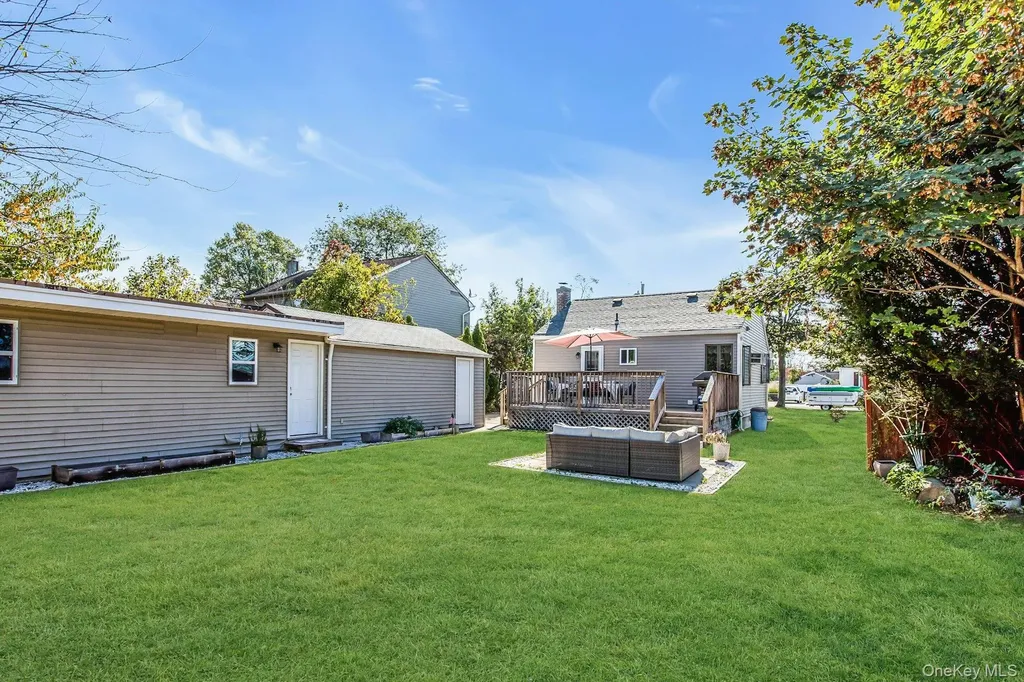 105 16th Street West Babylon NY 11704