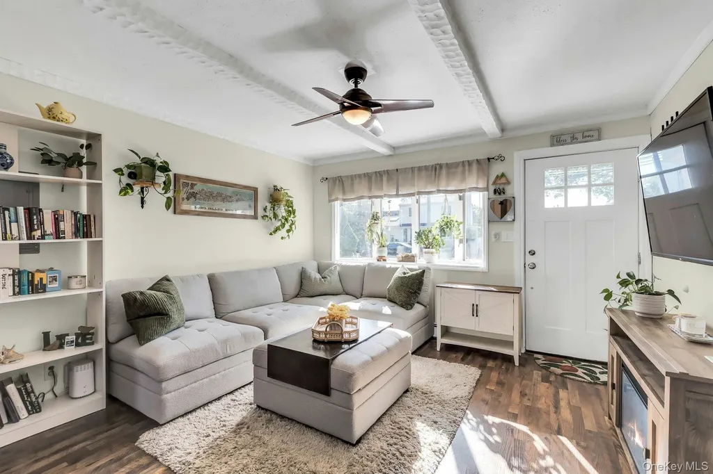 105 16th Street West Babylon NY 11704
